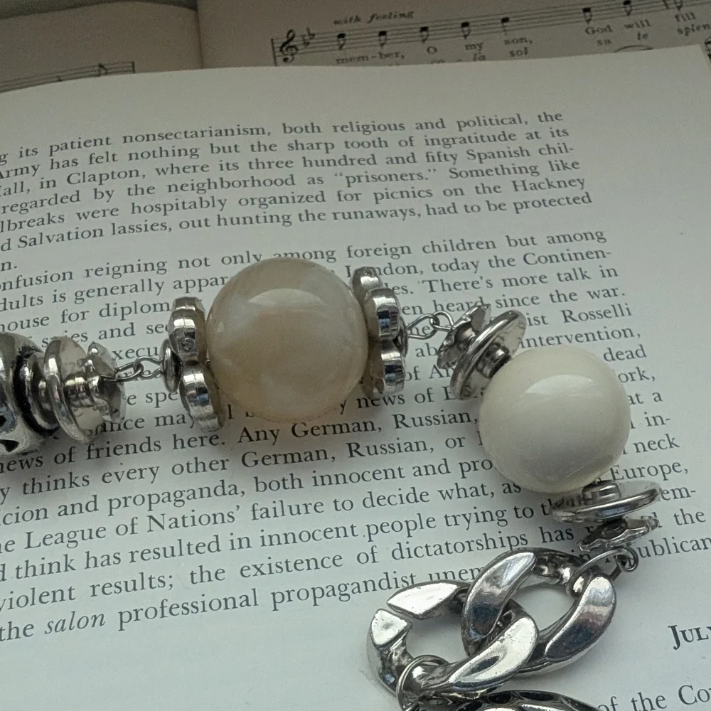 Elegant Silver and Cream Necklace - Picture 9 of 11